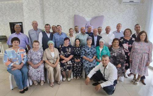 Сыйныфташлар 50 ел үткәч янә очраштылар