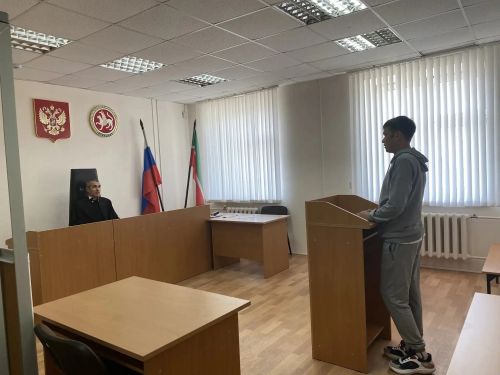 ЮХИДИнең Әлки бүлекчәсе хезмәткәрләре исерек машина йөртүчене туктатты