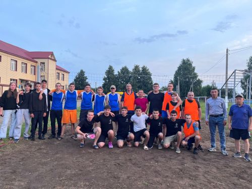 Турнир по волейболу в Старых Матаках объединил молодёжь и участников СВО