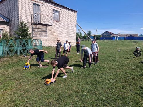 В селе Татарское Бурнаево прошла игровая программа «Летние приключения в волшебном мире»