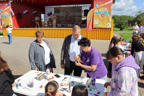 В Алькеевском районе прошло празднование Дня Государственного флага России