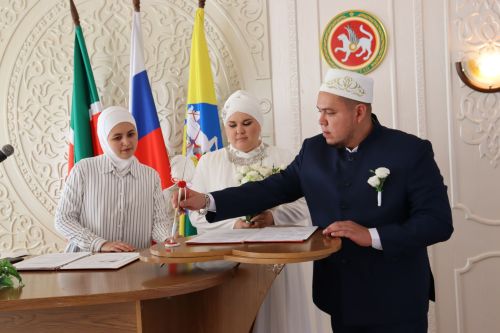Сайлау көнендә Айнур Сибагатов һәм Гөлназ Бәдретдинова мөнәсәбәтләре теркәлде