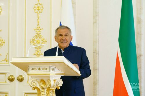 Рөстәм Миңнеханов: «Сайлауларга бөтен гаиләгез белән килегез!»
