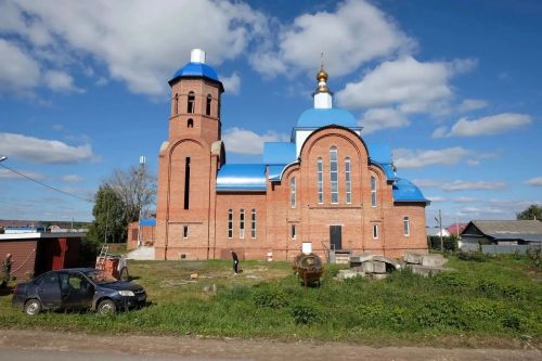 В селе Базарные Матаки установили купол на храм