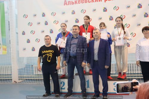 Фестиваль по борьбе на поясах на призы главы района
