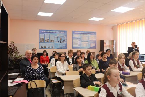В гимназии имени Наби Даули прошел семинар