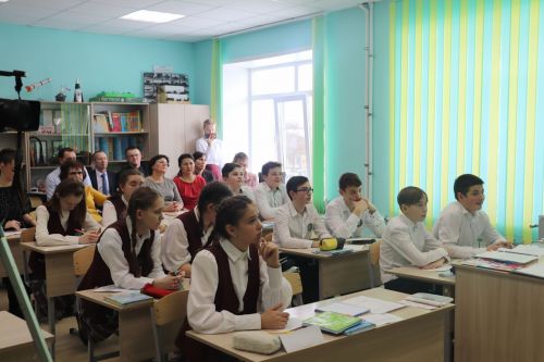 В гимназии имени Наби Даули прошел семинар