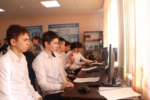В гимназии имени Наби Даули прошел семинар