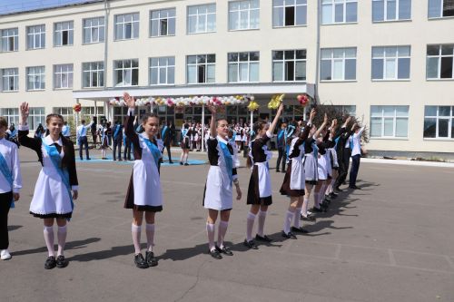 Последний звонок в Базарно-Матакской школе