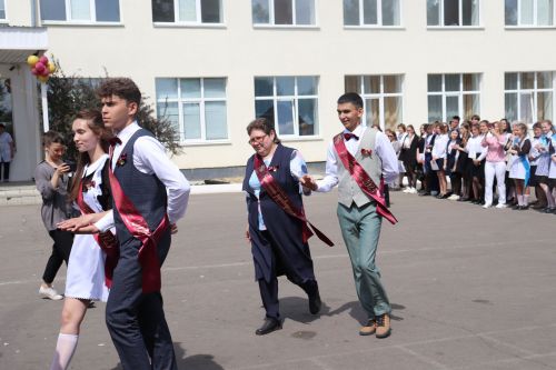 Последний звонок в Базарно-Матакской школе