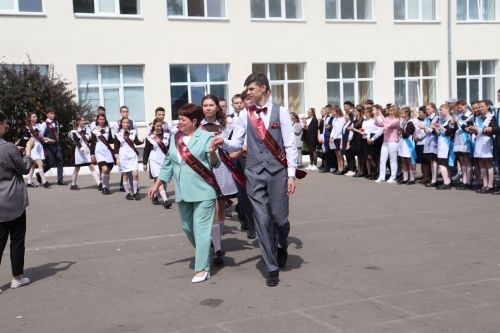 Последний звонок в Базарно-Матакской школе