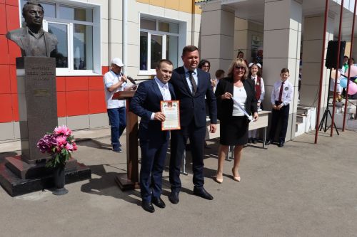 Последний звонок в гимназии имени Наби Даули