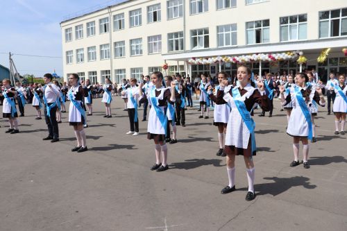 Последний звонок в Базарно-Матакской школе