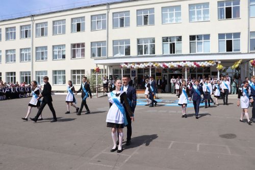 Последний звонок в Базарно-Матакской школе