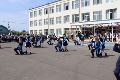 Последний звонок в Базарно-Матакской школе