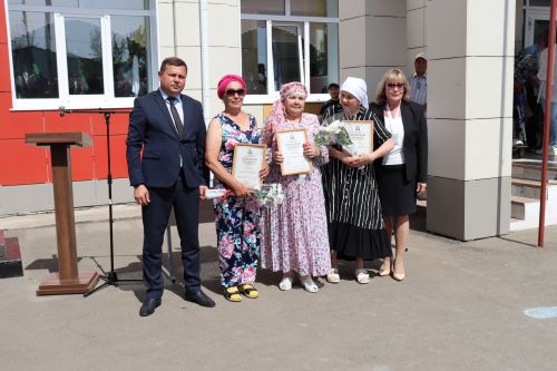 Последний звонок в гимназии имени Наби Даули