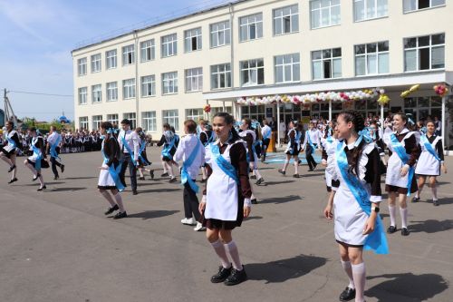 Последний звонок в Базарно-Матакской школе