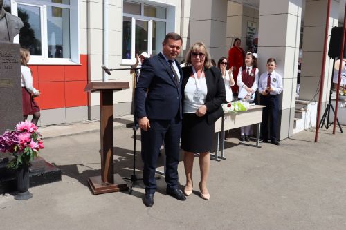 Последний звонок в гимназии имени Наби Даули