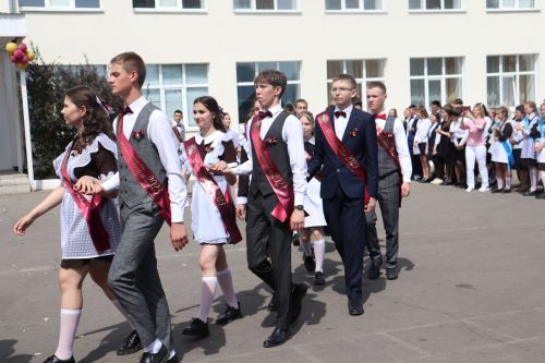 Последний звонок в Базарно-Матакской школе