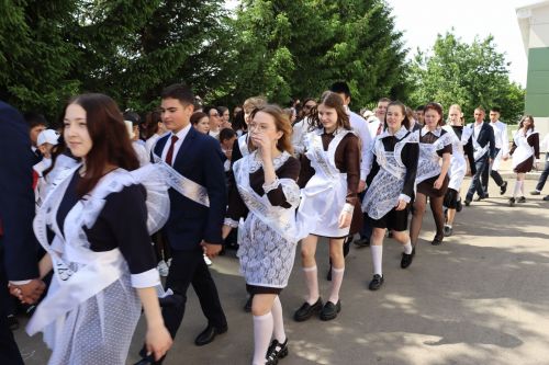 Последний звонок в гимназии имени Наби Даули