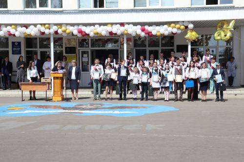 Последний звонок в Базарно-Матакской школе