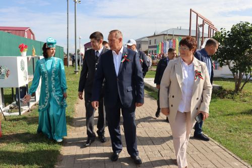 В Центральном парке райцентра отпраздновали День Республики
