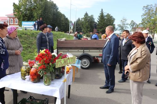 В Центральном парке райцентра отпраздновали День Республики