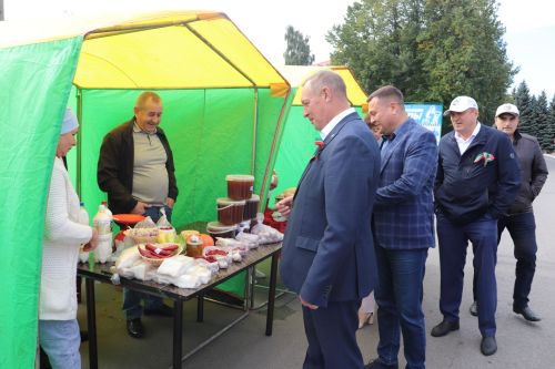 В Центральном парке райцентра отпраздновали День Республики