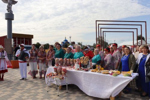 В Центральном парке райцентра отпраздновали День Республики