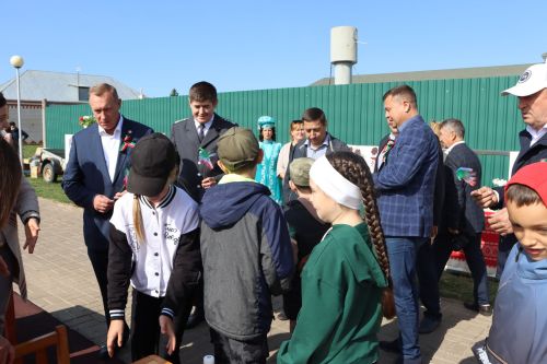 В Центральном парке райцентра отпраздновали День Республики