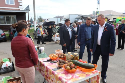 В Центральном парке райцентра отпраздновали День Республики