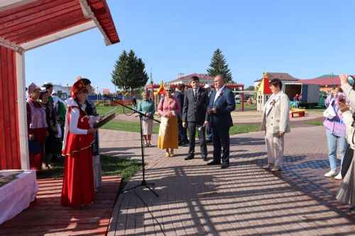 В Центральном парке райцентра отпраздновали День Республики