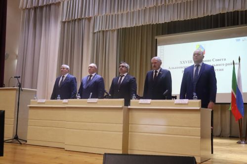 С рабочим визитом в Алькеевский район приехал премьер-министра РТ Василь Шайхразиев