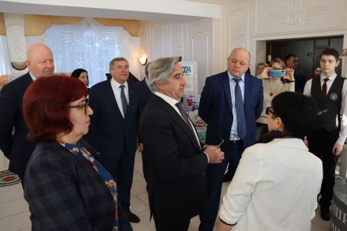 С рабочим визитом в Алькеевский район приехал премьер-министра РТ Василь Шайхразиев