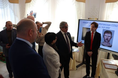 С рабочим визитом в Алькеевский район приехал премьер-министра РТ Василь Шайхразиев