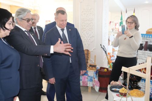 С рабочим визитом в Алькеевский район приехал премьер-министра РТ Василь Шайхразиев