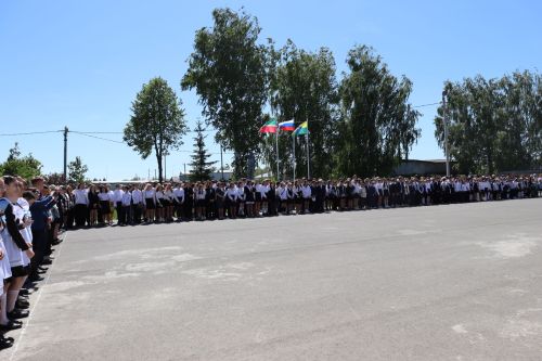 Последний Звонок в Базарно-Матакской школе. 2024 год