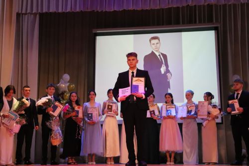 Выпускной 11-х классов Базарно-Матакской средней школы