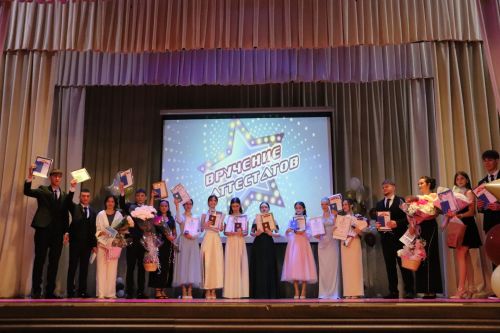Выпускной 11-х классов Базарно-Матакской средней школы
