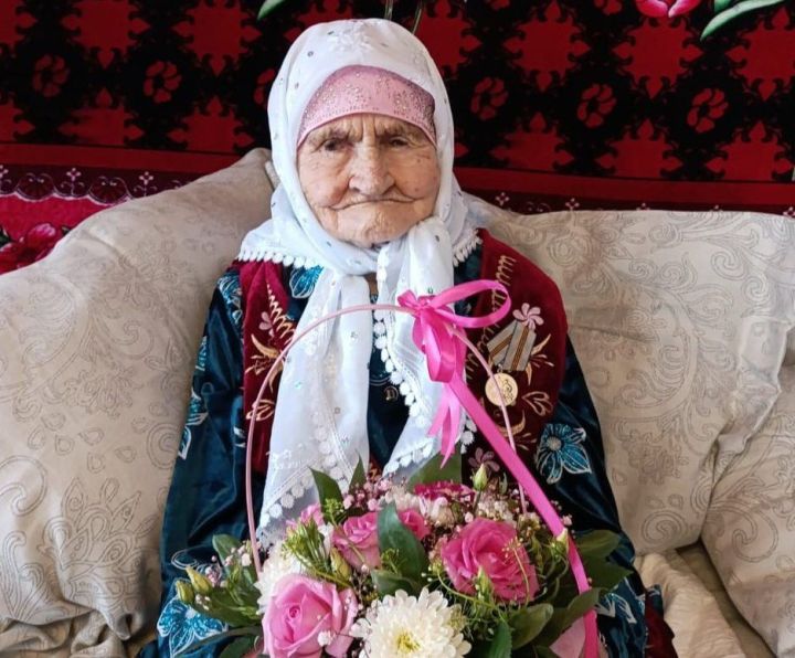 Түбән Әлки авылында яшәүче Рәбига Сафина 95 яшен тутырды