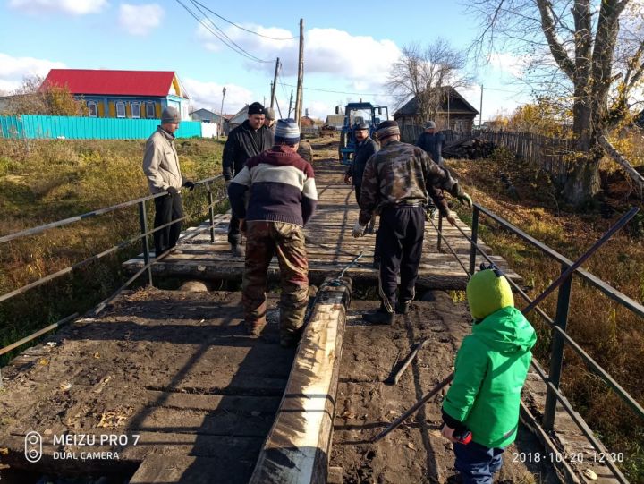 В деревне Старое Ямкино Алькеевского района совместными усилиями построили мост