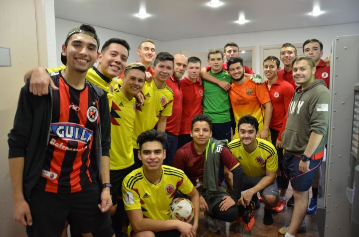 Команда студенческой молодежи деревень Аппаково, Каракули Алькеевского района провела товарищеский матч с футболистами Колумбии