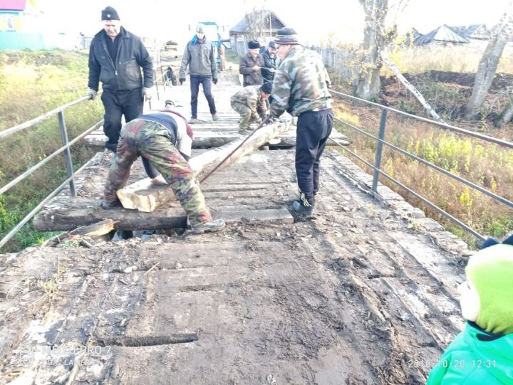 В деревне Старое Ямкино Алькеевского района совместными усилиями построили мост