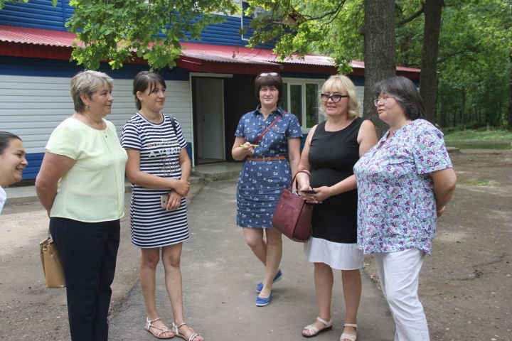 В Алькеевском районе «Народный контроль» проверил организацию отдыха детей в летнем лагере «Дубки»