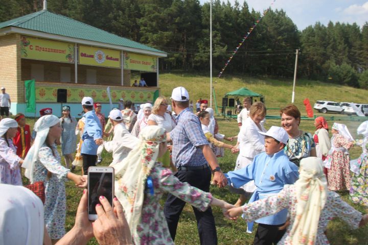Әлки районында Сәрия Сабурская “Яшь имәннәр” балалар лагерендә ял итү шартларын карады