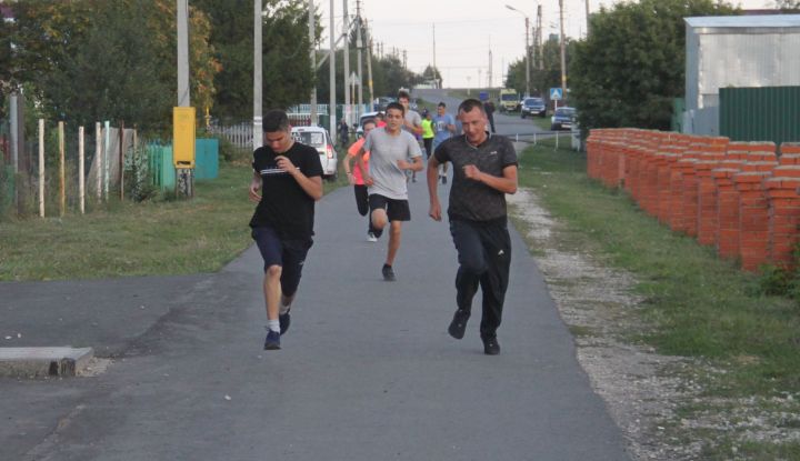 В Алькеевском районе провели легкоатлетический забег, посвящённый Дню Российского флага