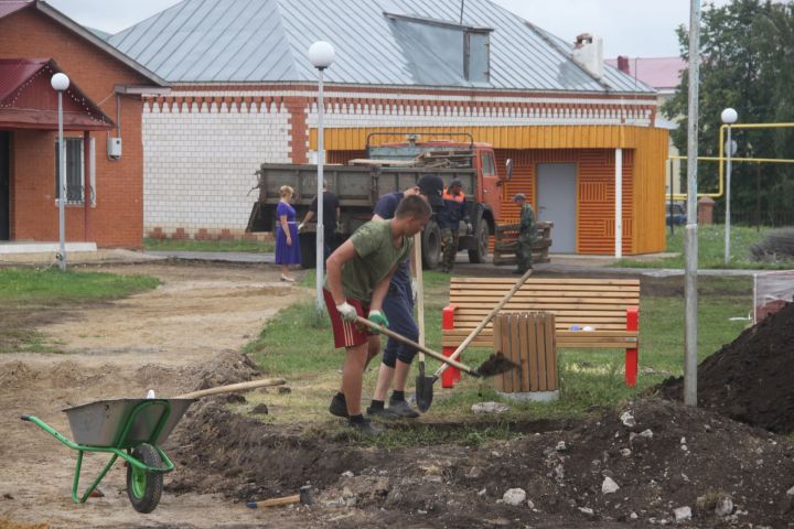 В Базарных Матаках в Центральном парке скоро забьет фонтан. ФОТО