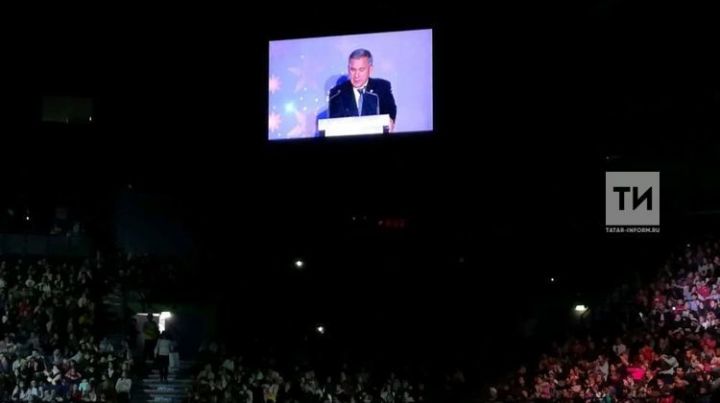 С Новым годом детей поздравил Президент РТ Рустам Минниханов.