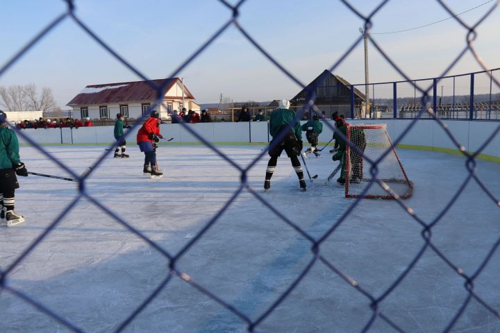 В Алькеевском районе открыли хоккейный сезон