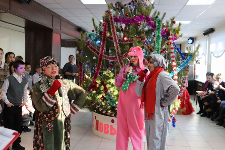 В Алькеевском районе дети с ограниченными возможностями стали гостями Новогодней елки
